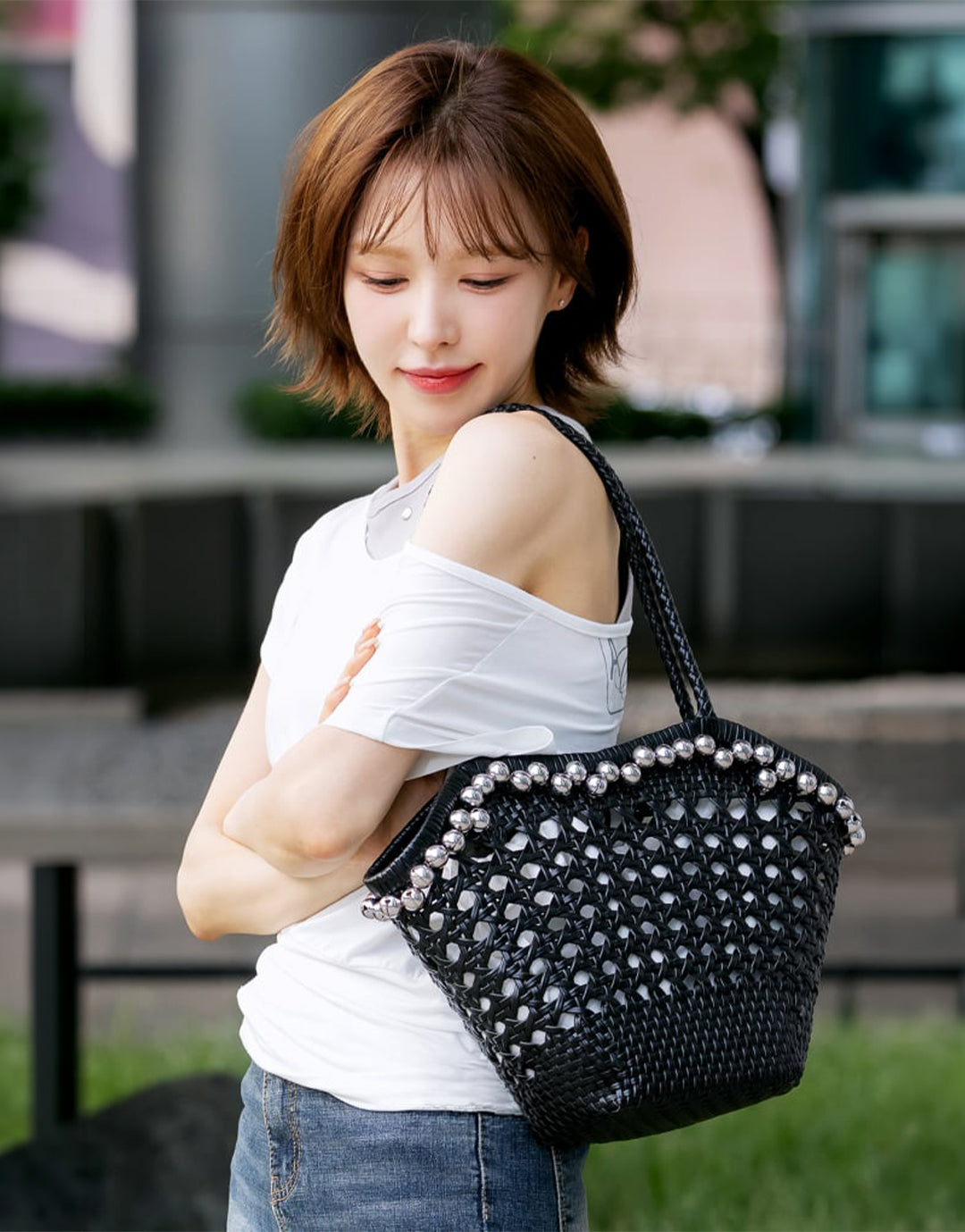 RED VELVET WENDY / LIP SHOULDER BAG [BELL BLACK]
